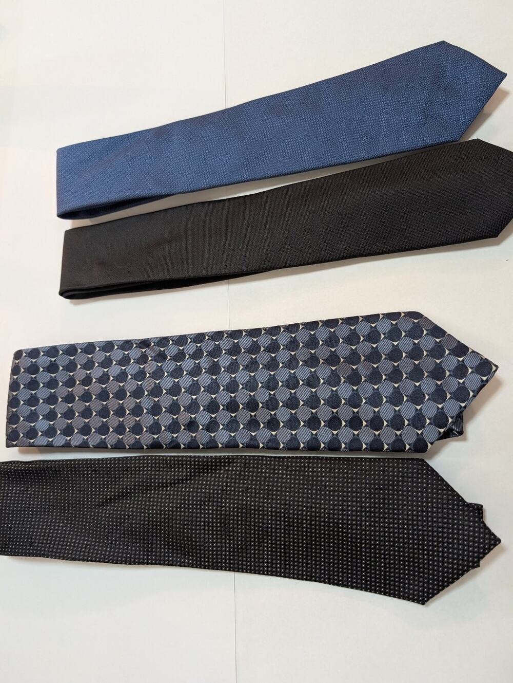 Calvin Klein Men's Necktie Lot of 4 Silk Blend Blue Black Geometric Dot Pattern